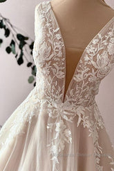 Elegant Long Sweetheart A-Line Tulle Appliques Lace Wedding Dresses